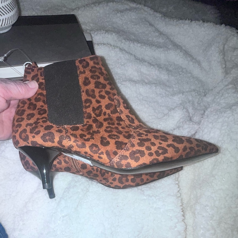 S. Oliver Leopard print kitten heel ankle boots size 6 S12 western make offer